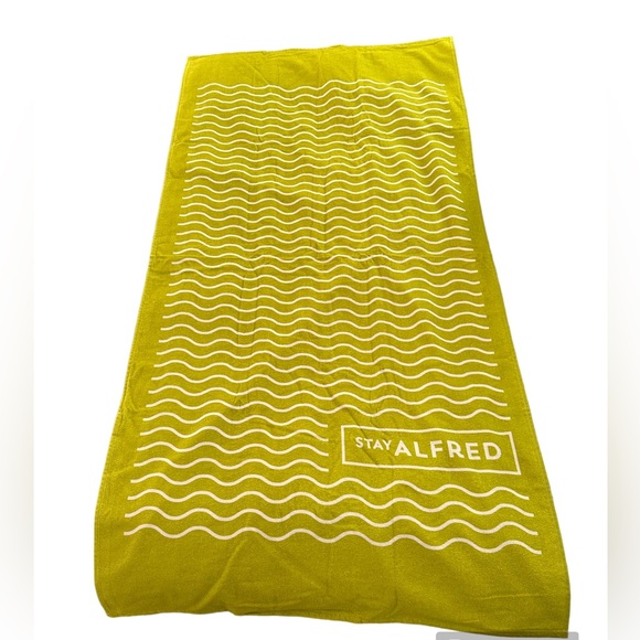 NEW 4 oversized Pack of  beach and pool towels color green/stripes - 30i… - Picture 7 of 8